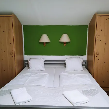 House Seerose Self Check-in 2*